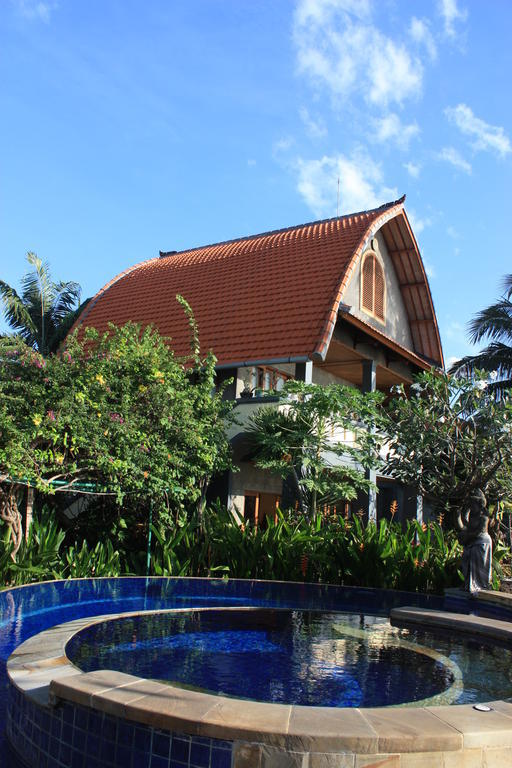 Cleopatra Beach Bungalows Lovina Exterior foto