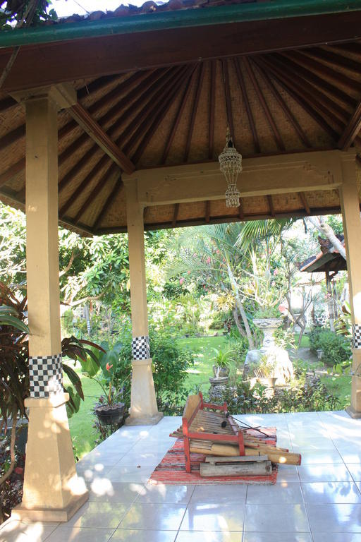Cleopatra Beach Bungalows Lovina Exterior foto