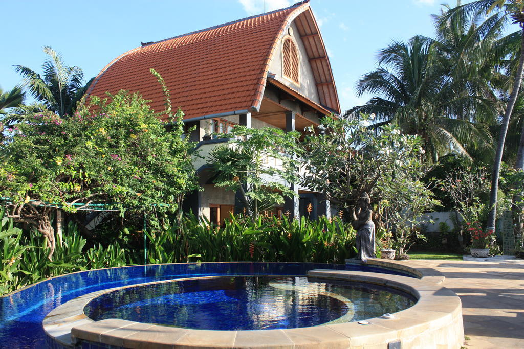 Cleopatra Beach Bungalows Lovina Exterior foto